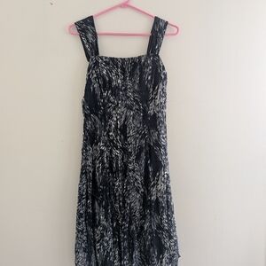 Black & White Patterned Women's Dress - Classic Summer Style